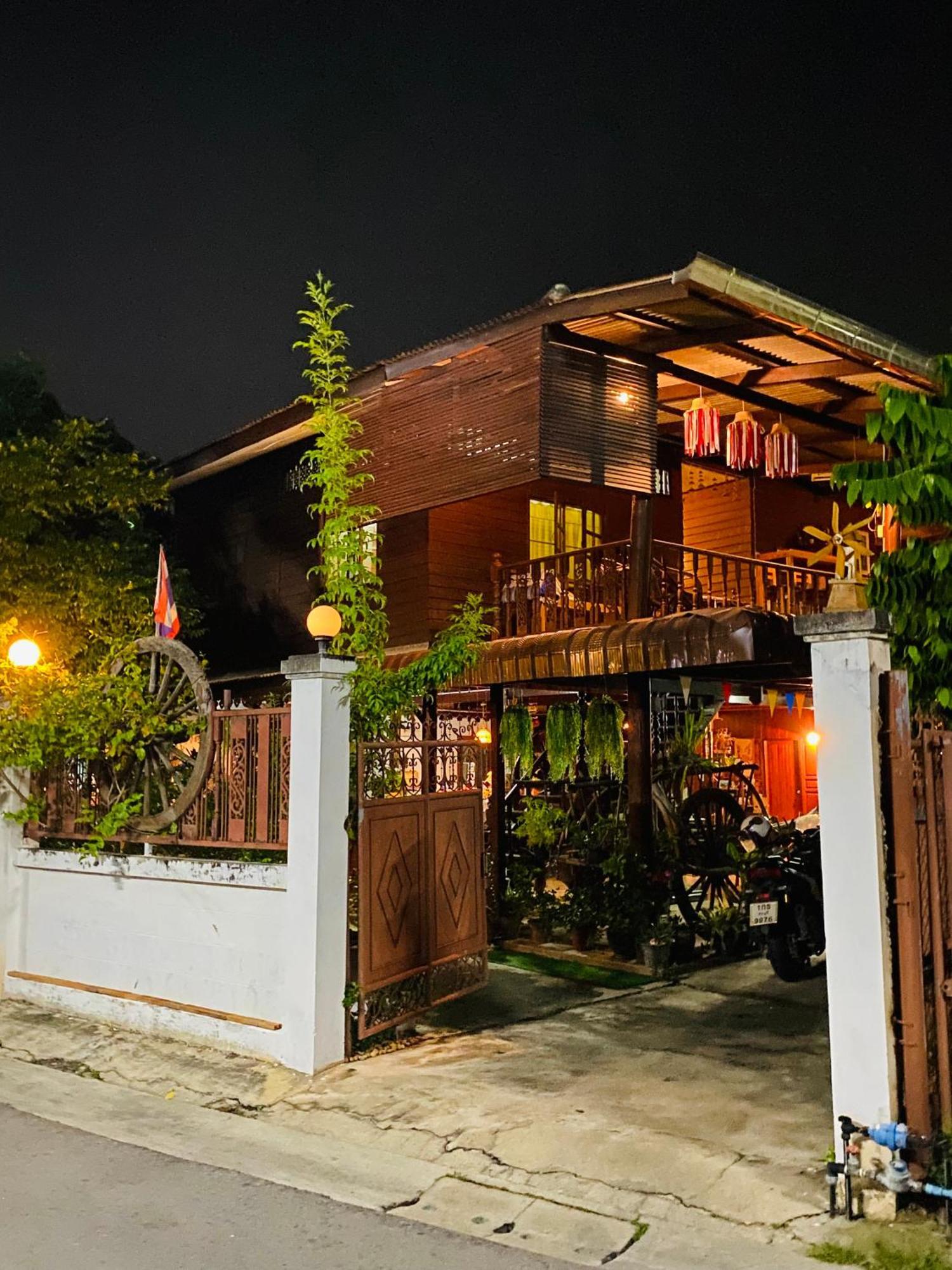 Banthai Guesthouse Phetchaburi Exterior photo