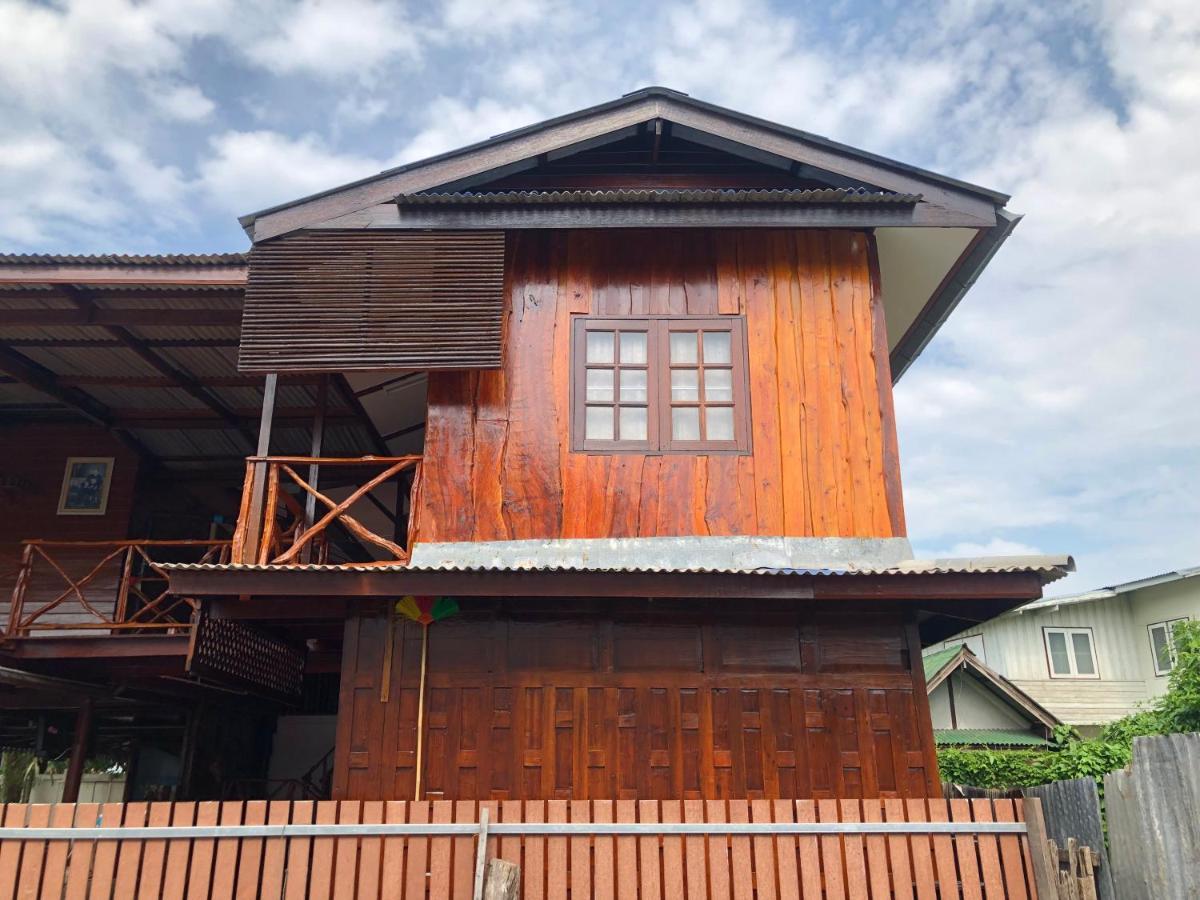 Banthai Guesthouse Phetchaburi Exterior photo